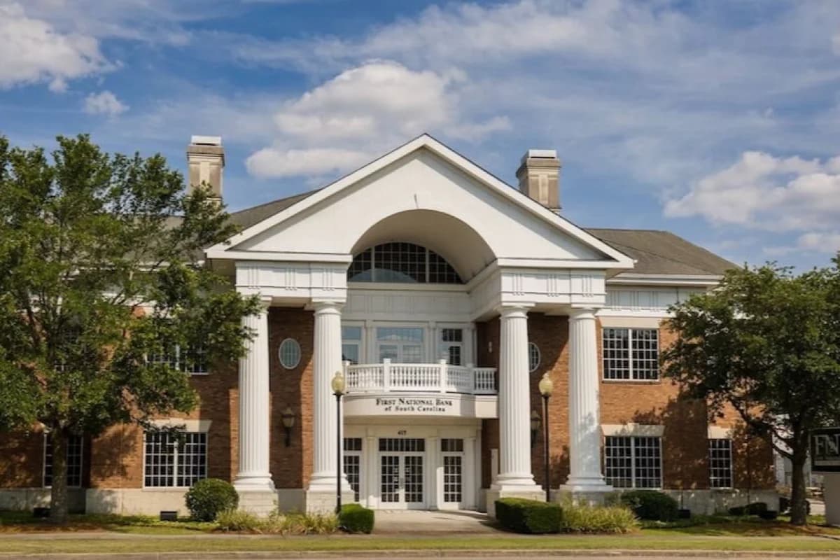 First National Bank of South Carolina main Summerville branch building